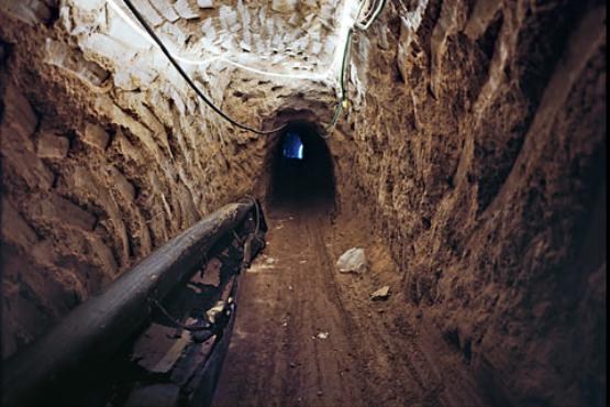 حفر تونل ۲۵ متری براي رسيدن به گنج امامزاده در پاکدشت